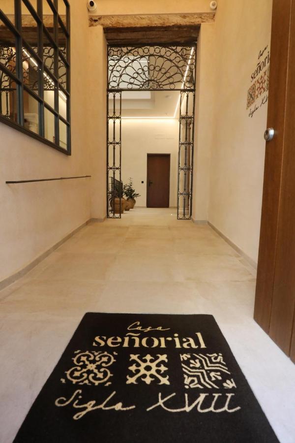 Casa Señorial del Siglo XVIII Sevilha Exterior foto